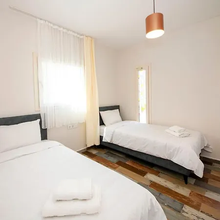 Gorgeous House With Shared Pool And Garden In Bodrum
