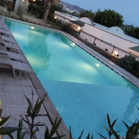 Gorgeous House With Shared Pool And Garden In Bodrum * Yakakoy (Bodrum)
